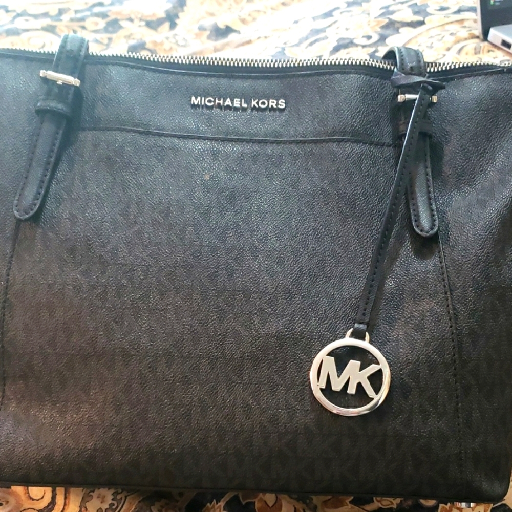 Michael Kors Black Handbag GUC #171